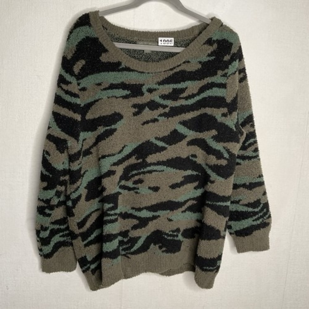 Barefoot Dreams CozyChic Camouflage CrewNeck Sweater Woman 2X China‎ Polyester